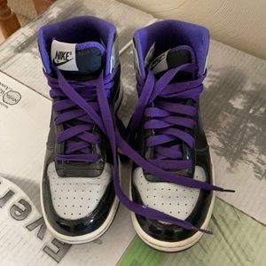 Women Nike size 8
